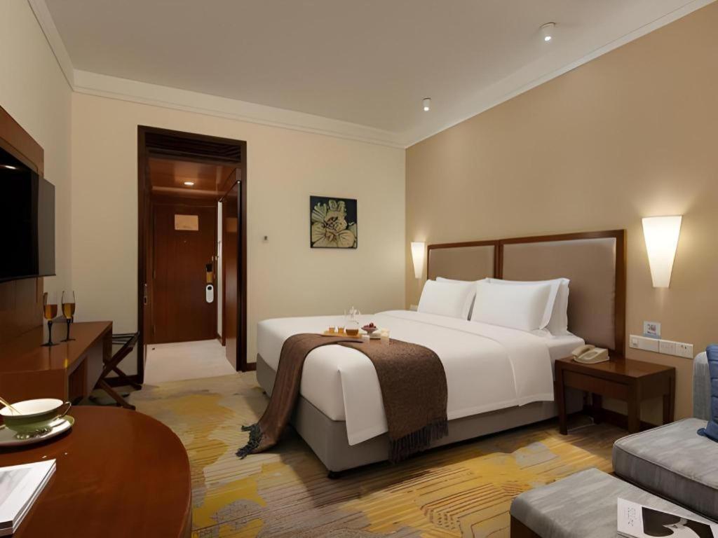 Baohua Harbour View Hotel Хайкоу Экстерьер фото